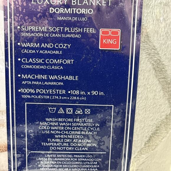 Luxurious Huntington Home King Gray Green Blanket Super Soft 100% Polyester NEW - Picture 9 of 10